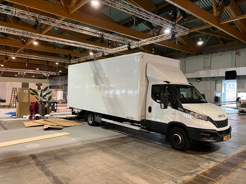 Koerier spoed transport bakwagen + laadklep met NIWO, Diensten en Vakmensen, Koeriers, Chauffeurs en Taxi's, Chauffeursdiensten