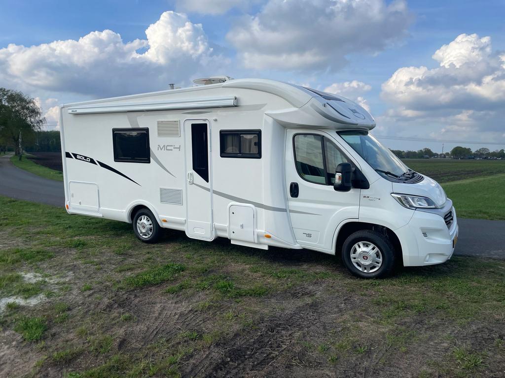 McLouis MC4 75 /enkele bedden bj 2017.Airco Hefbed Apk, Achteruitrijcamera, Ringverwarming, Fiat, Particulier