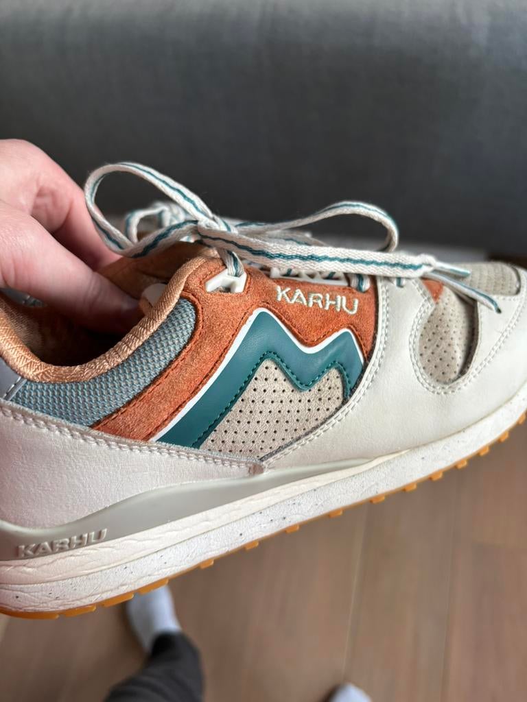 Karhu Synchron Classic Lily White/ Whitecap Gray maat 41.5, Kleding | Heren, Schoenen, Overige kleuren, Karhu, Ophalen of Verzenden