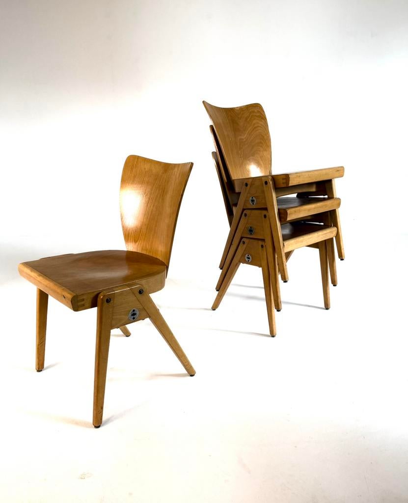 Set van 4 vintage plywood stapelstoelen, Kaderer ‘60, Huis en Inrichting, Stoelen, Zo goed als nieuw, Vier, Hout, Bruin, Ophalen of Verzenden