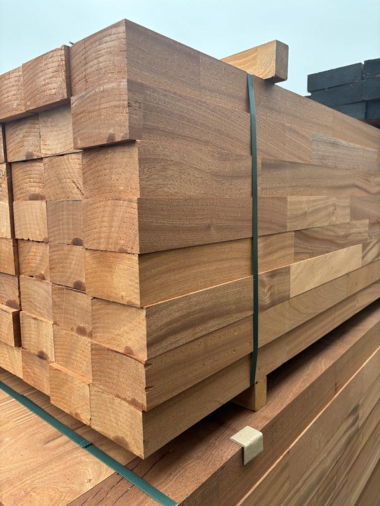 Meranti / Mahonie kozijnhout B-keus 72 x 120 en 94 x 120 mm, Nieuw, Ophalen of Verzenden, Balk, Overige houtsoorten