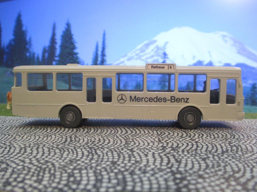 Mercedes Benz O305 stadsbus - Wiking 700, Hobby en Vrije tijd, Modelauto's | 1:87, Ophalen of Verzenden, Zo goed als nieuw, Bus of Vrachtwagen