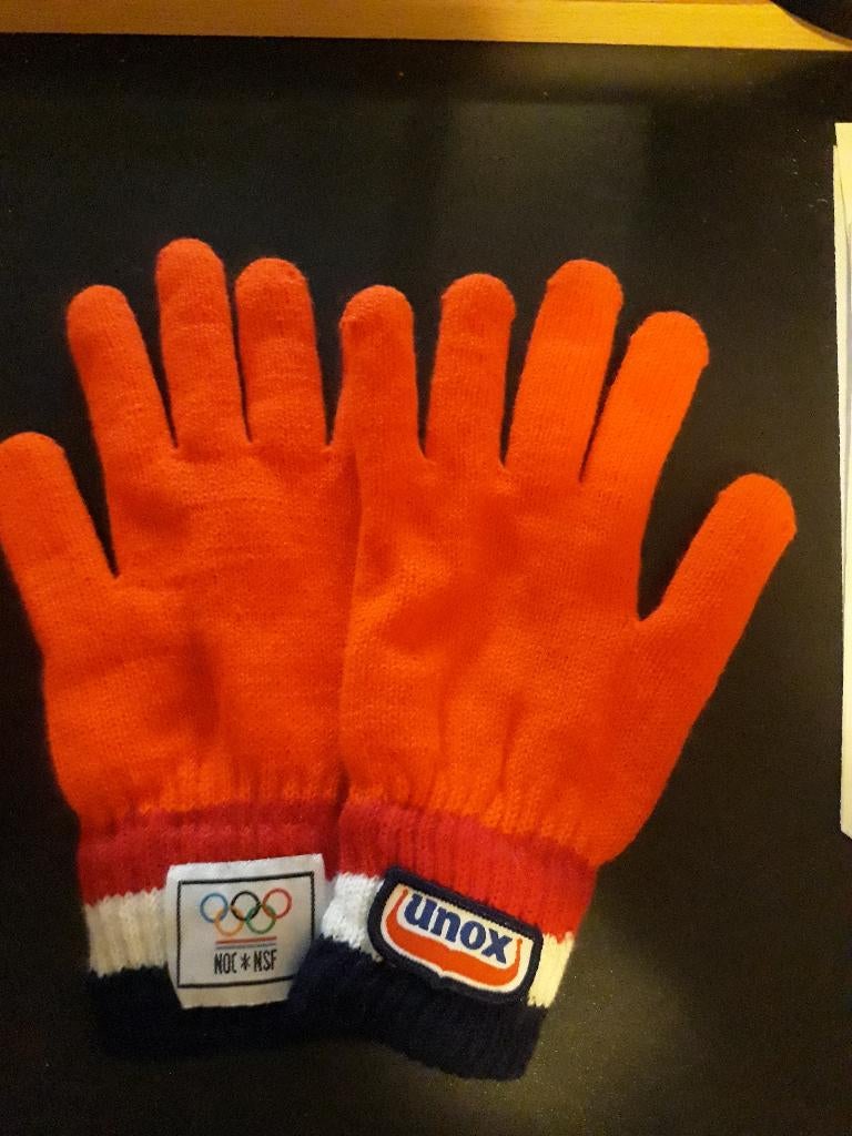 1x unox muts en 2x handschoenen en 2x sjaal bod is per set, Ophalen of Verzenden, Nieuw, One size fits all, Unox