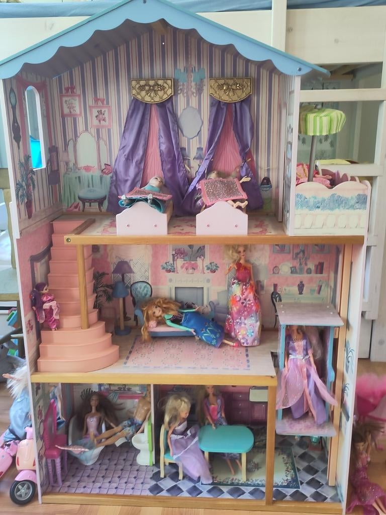 Groot barbiepoppenhuis met Barbie poppen en accessoires, Ophalen, Gebruikt, Barbie