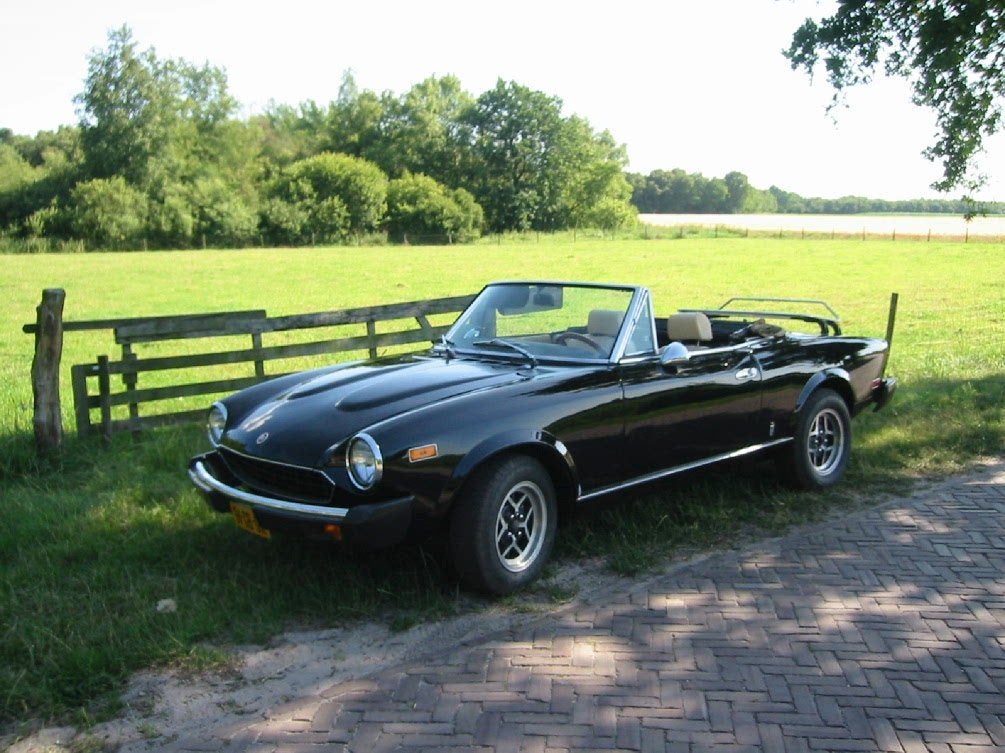 Fiat 124 Spider 2000 Pininfarina uit 1981, Beige, Cabriolet, Zwart, Leder
