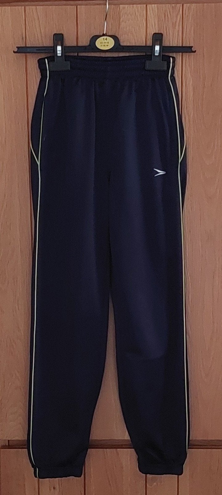 Osaga Sportbroek van Osaga  - Maat 140, Ophalen, Zo goed als nieuw, Jongen, Sport- of Zwemkleding