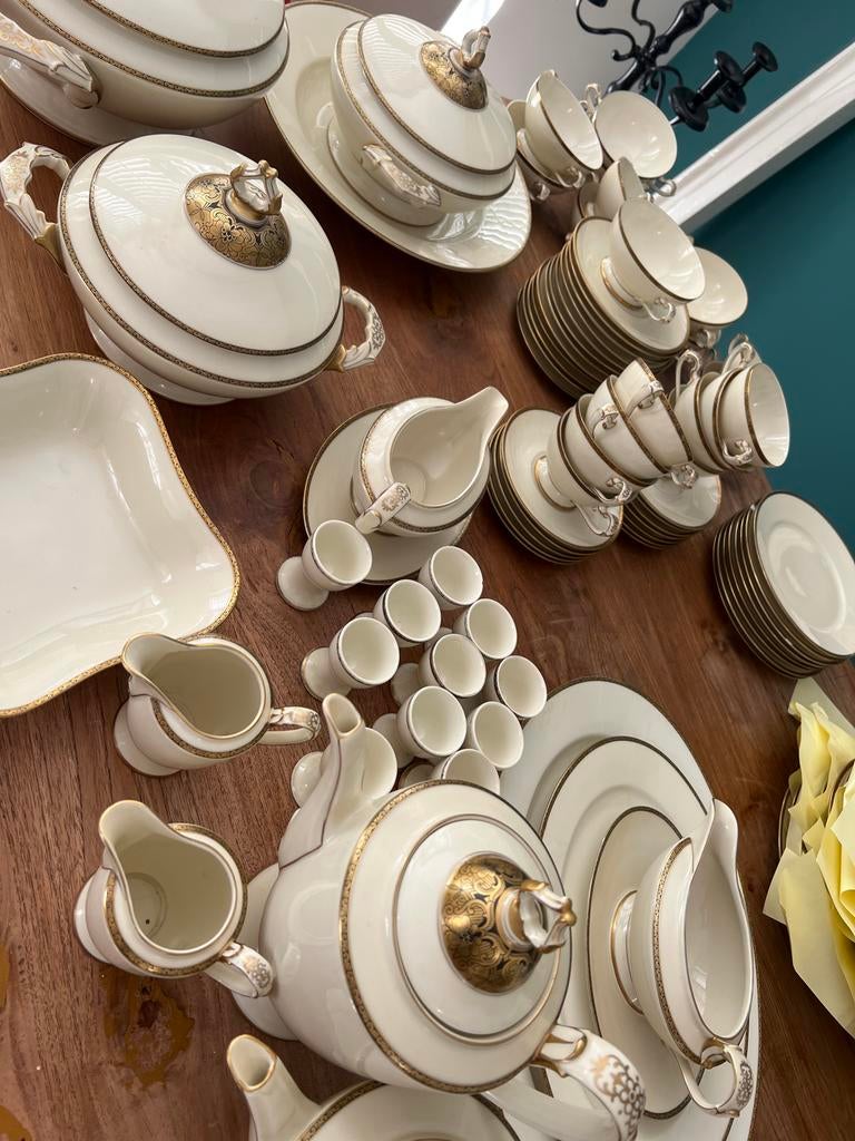 Eschenbach bavaria 60 delig servies met gouden accenten, Antiek en Kunst, Antiek | Servies compleet, Ophalen