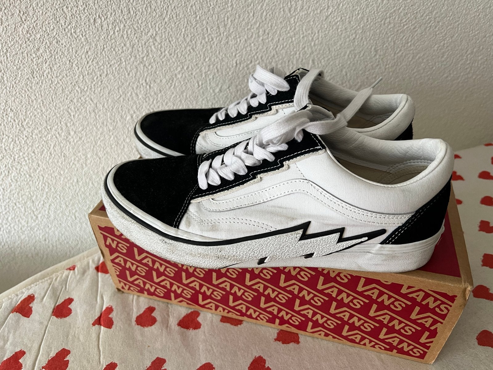 Vans Old Skool Sneakers Zwart/Wit met Bliksemprint ZGAN  €55, Kleding | Dames, Zwart, Ophalen of Verzenden, Sneakers of Gympen