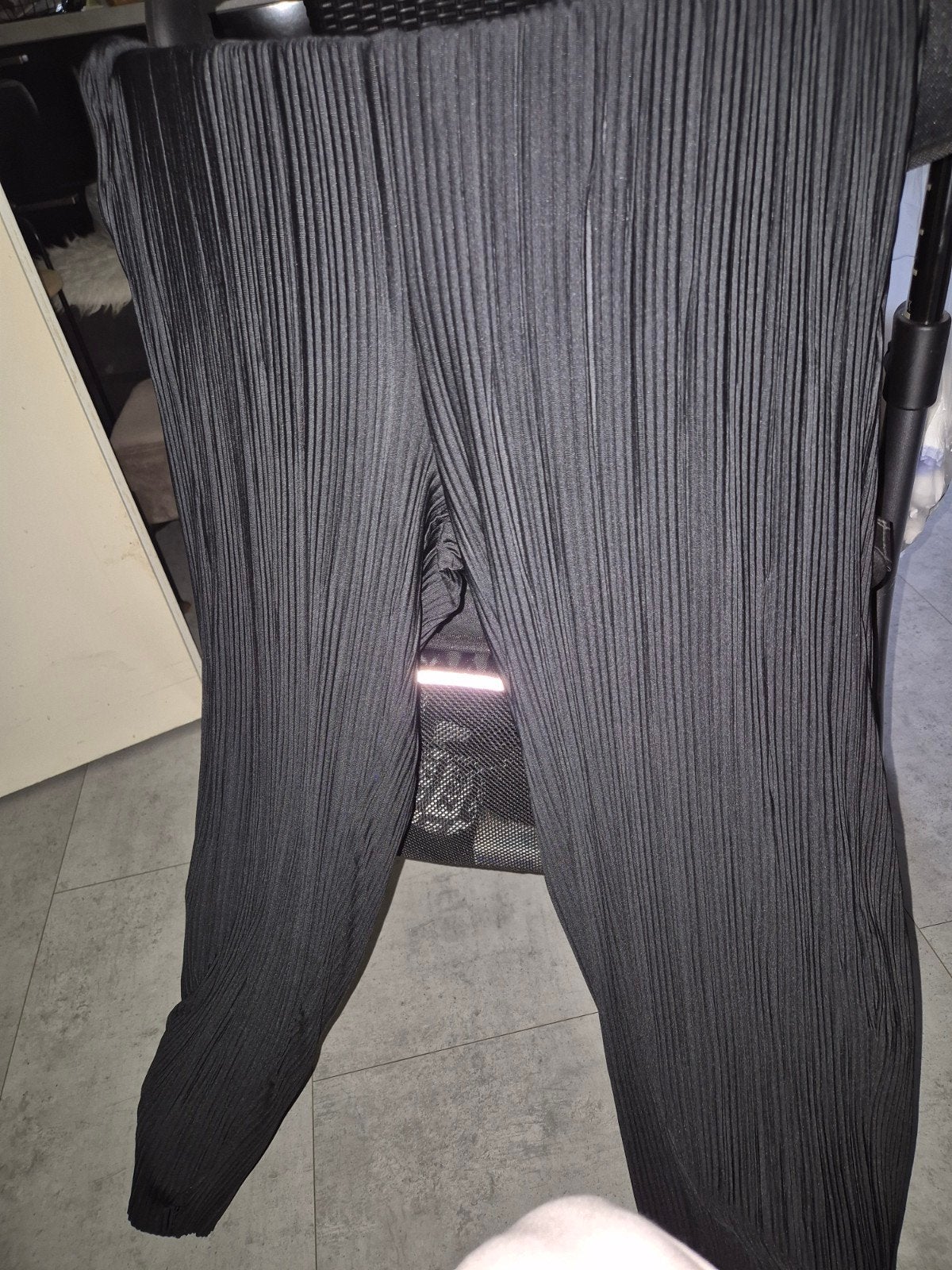 Zwarte fijne plissé broek met wijde pijpen en elastiek, Kleding | Dames, Grote Maten, Up2Fashion, Verzenden, Zwart, Zo goed als nieuw