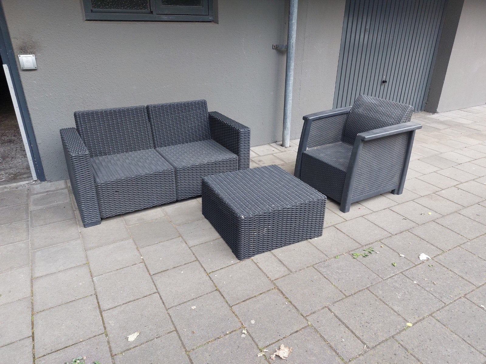 Kunststof loungeset: 2-zitsbank, 1-zitsstoel en tafel, Tuin en Terras, Tuinsets en Loungesets, Kunststof, Gebruikt, 3 zitplaatsen