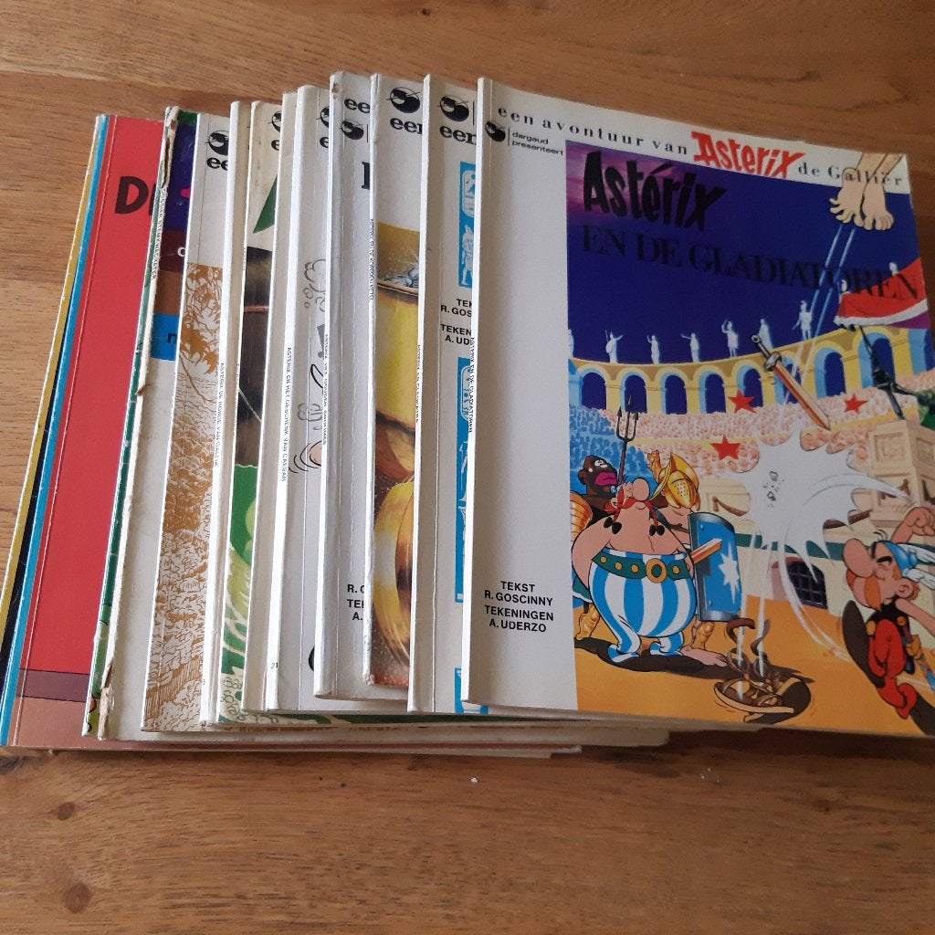 Verschillende stripboeken, Kuifje, Asterix, agent 327 enz., Boeken, Gelezen, Ophalen of Verzenden, Diversen, Meerdere stripboeken