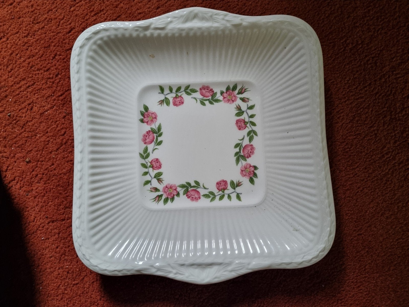 Wedgwood Rosalind servies - Diverse onderdelen, Huis en Inrichting, Keuken | Servies, Zo goed als nieuw, Bord(en), Wedgwood, Porselein
