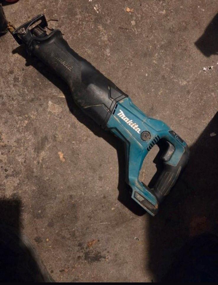 Makita reciprozaag. DJR186, Ophalen of Verzenden, 600 tot 1200 watt, Reciprozaag, 70 mm of meer