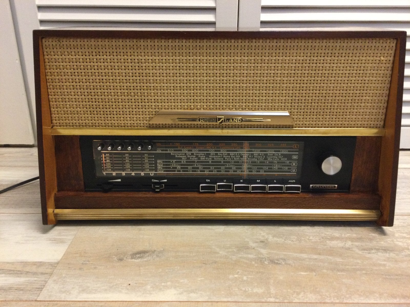 Retro radio, Antiek en Kunst, Ophalen of Verzenden