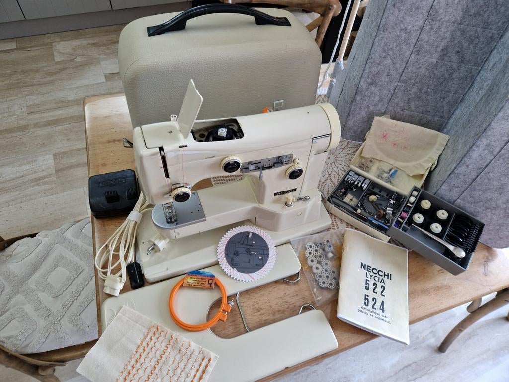 Necchi naaimachine., Ophalen, Gebruikt, Naaimachine, Overige merken