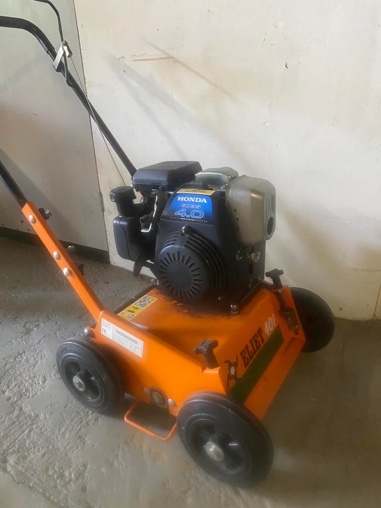 Eliet verticuteer machine, Tuin en Terras, Ophalen of Verzenden, Zo goed als nieuw, Benzine