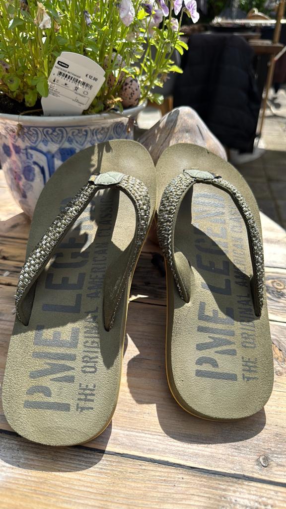PME legend slippers nieuw staat maat 34/44, Ophalen of Verzenden, Zo goed als nieuw