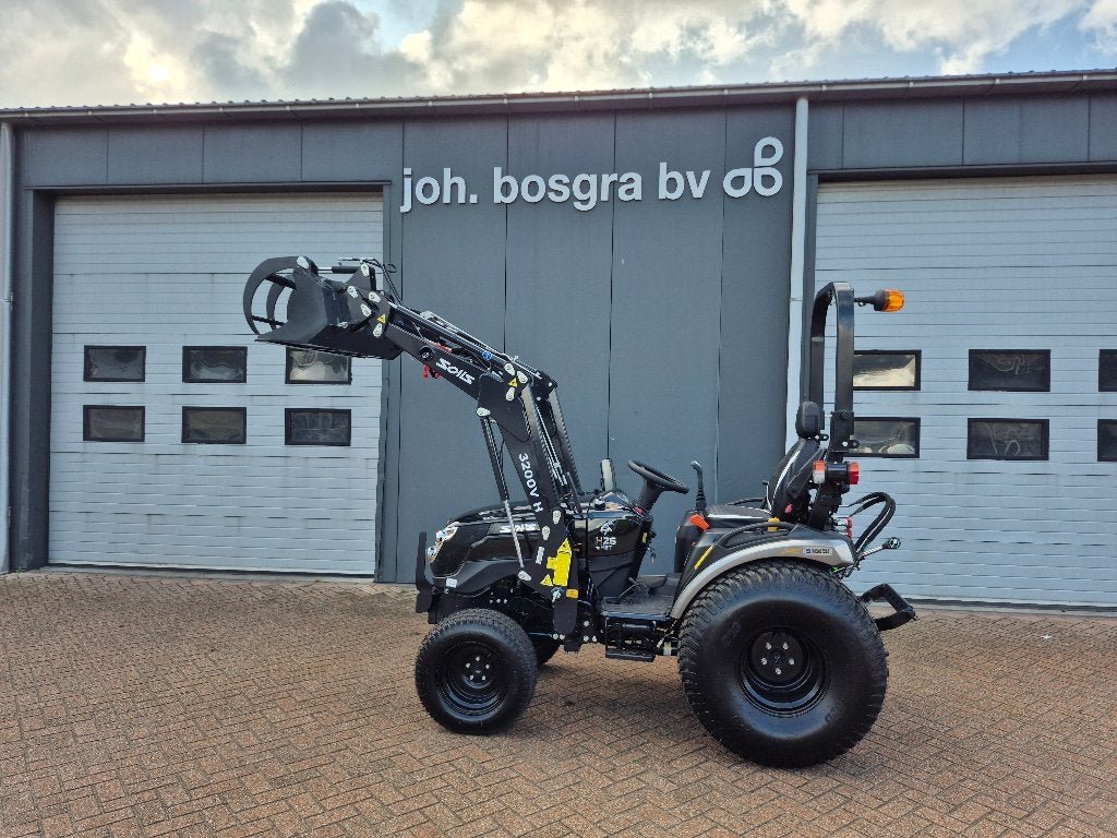 Solis 26 HST X-Tra Black Edition met voorlader. (NIEUW!!), Tot 2500, Nieuw, Tot 80 Pk, Ophalen