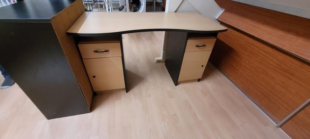 Bureau-kast combinatie, licht hout en zwart, Ophalen, Met lades, Gebruikt, Spaanplaat of MDF