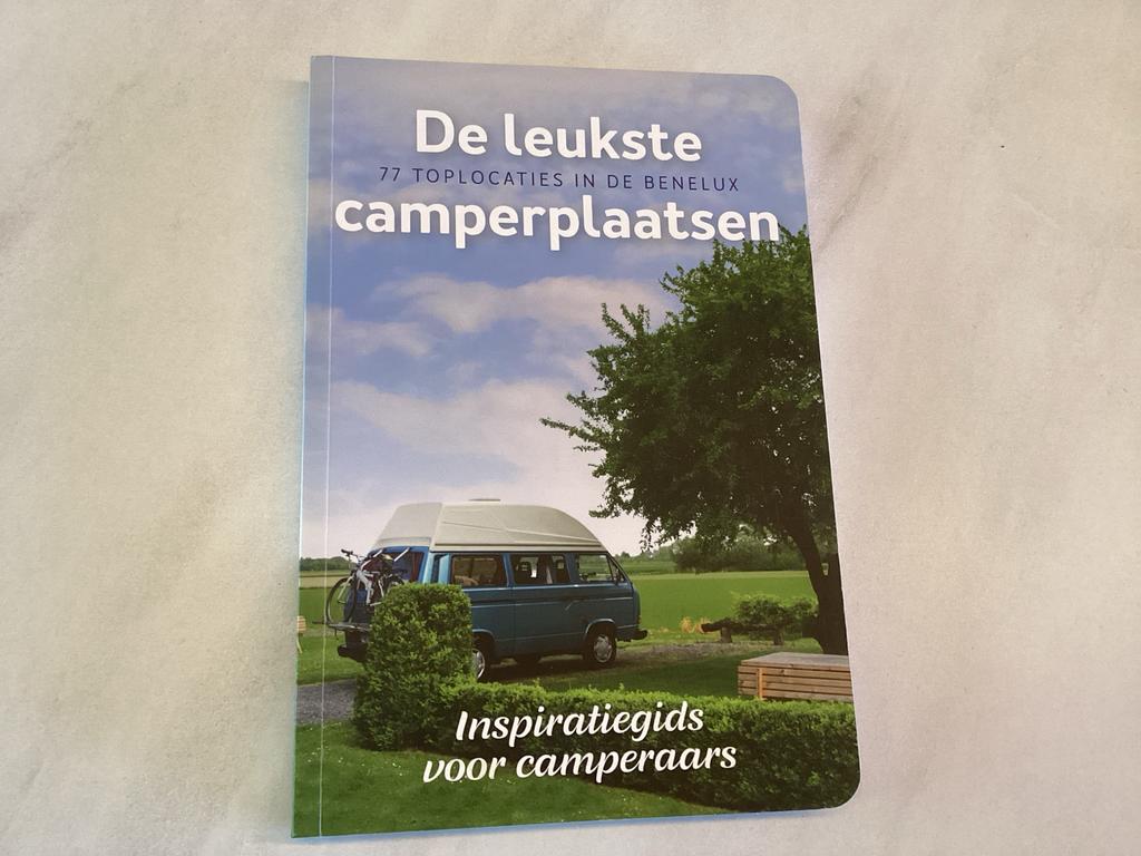De leukste camperplaatsen in de Benelux - Inspiratiegids, Boeken, Reisgidsen, Overige merken, Ophalen of Verzenden, Zo goed als nieuw