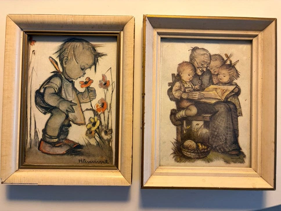 Set van 2 vintage Hummel kinderprenten in lijst, Antiek en Kunst, Kunst | Tekeningen en Foto's, Ophalen of Verzenden