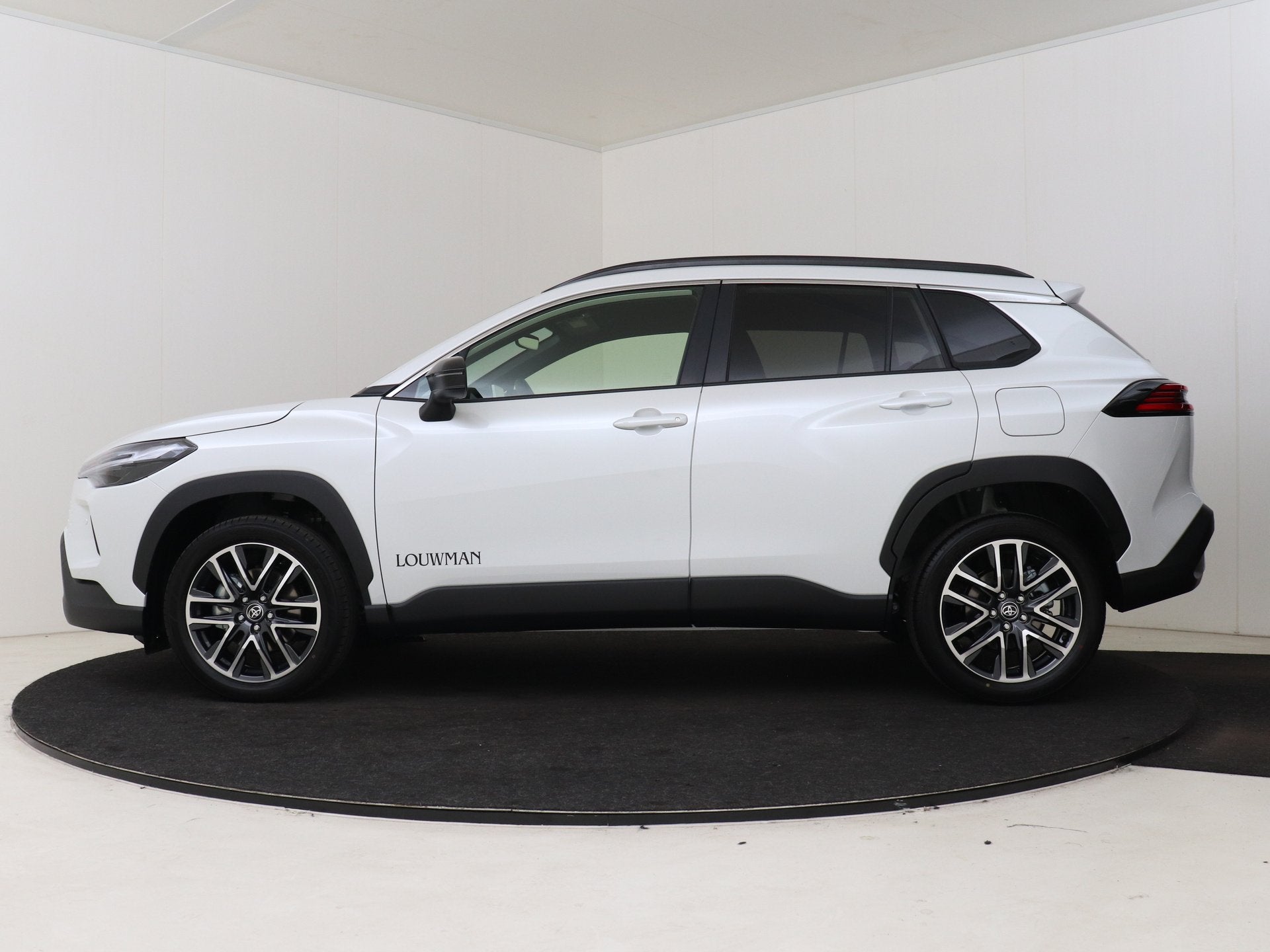 Toyota Corolla Cross Hybrid 140 Dynamic (bj 2025, automaat), Auto's, 12 maanden, Stof, 4 cilinders, Wit