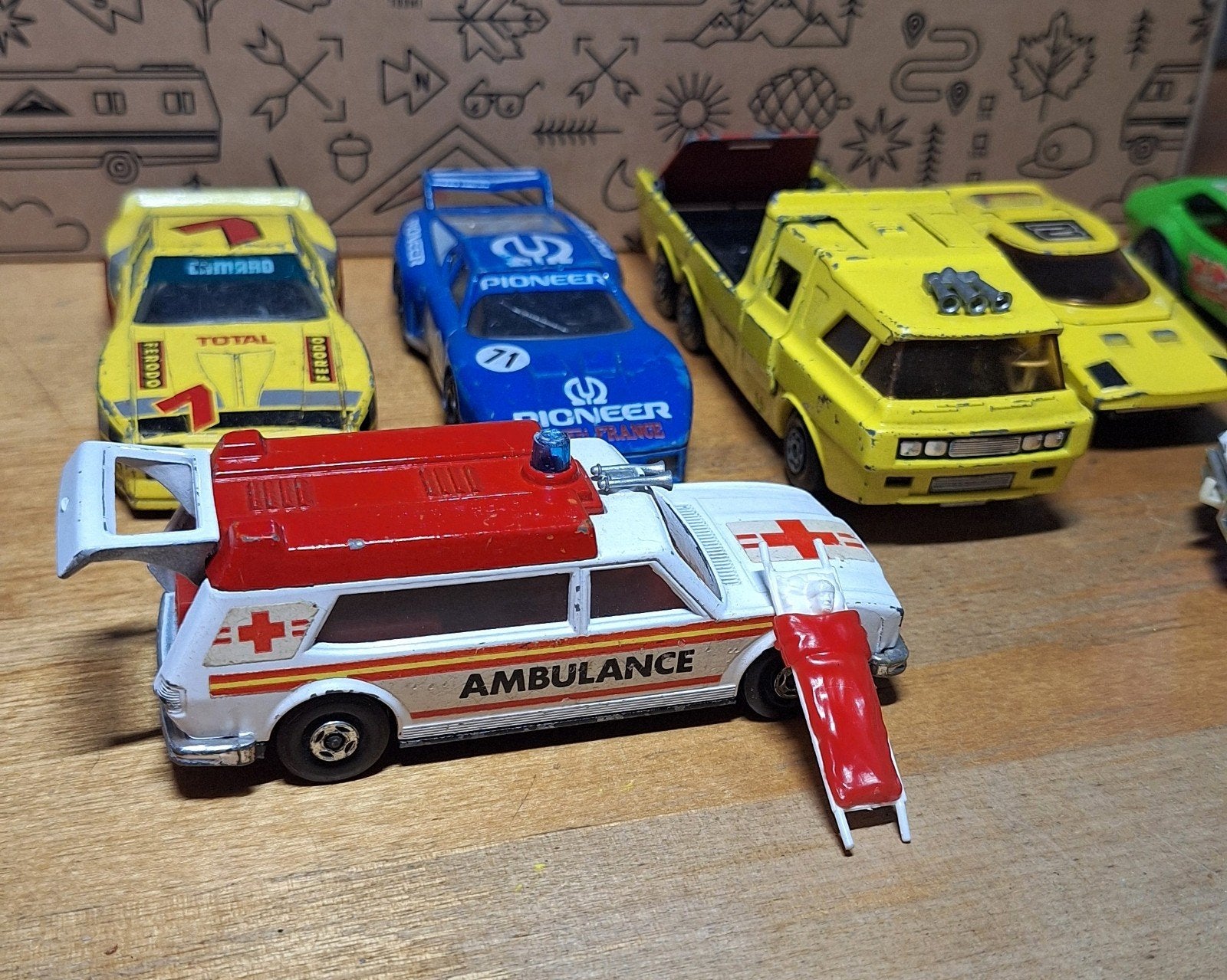 7 x Matchbox SuperKings, Ambulance met brancard, Citroën, Ophalen of Verzenden, Auto, Matchbox