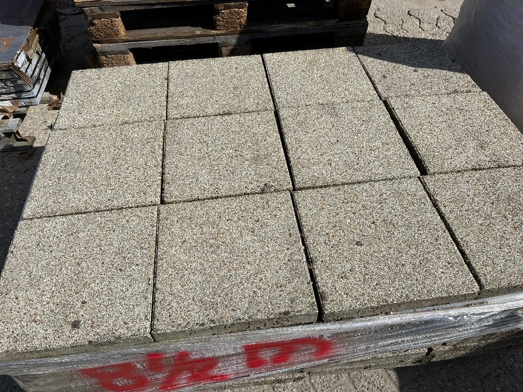 Nr. 0016 tegels 30x304,5 gebruikt 96 st 8,64 m2, Ophalen, Nieuw, Beton, Terrastegels