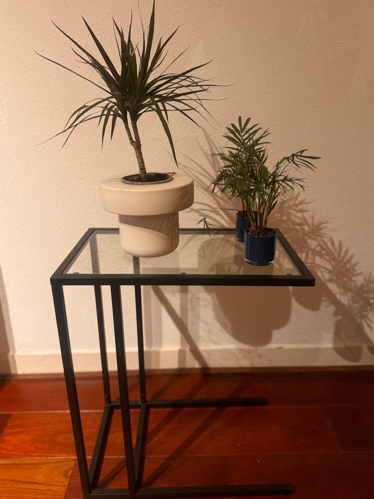 IKEA VITTSJÖ Laptop Stand – Black/Brown & Glass, Huis en Inrichting, Minder dan 55 cm, Rechthoekig, Ophalen, 45 tot 60 cm
