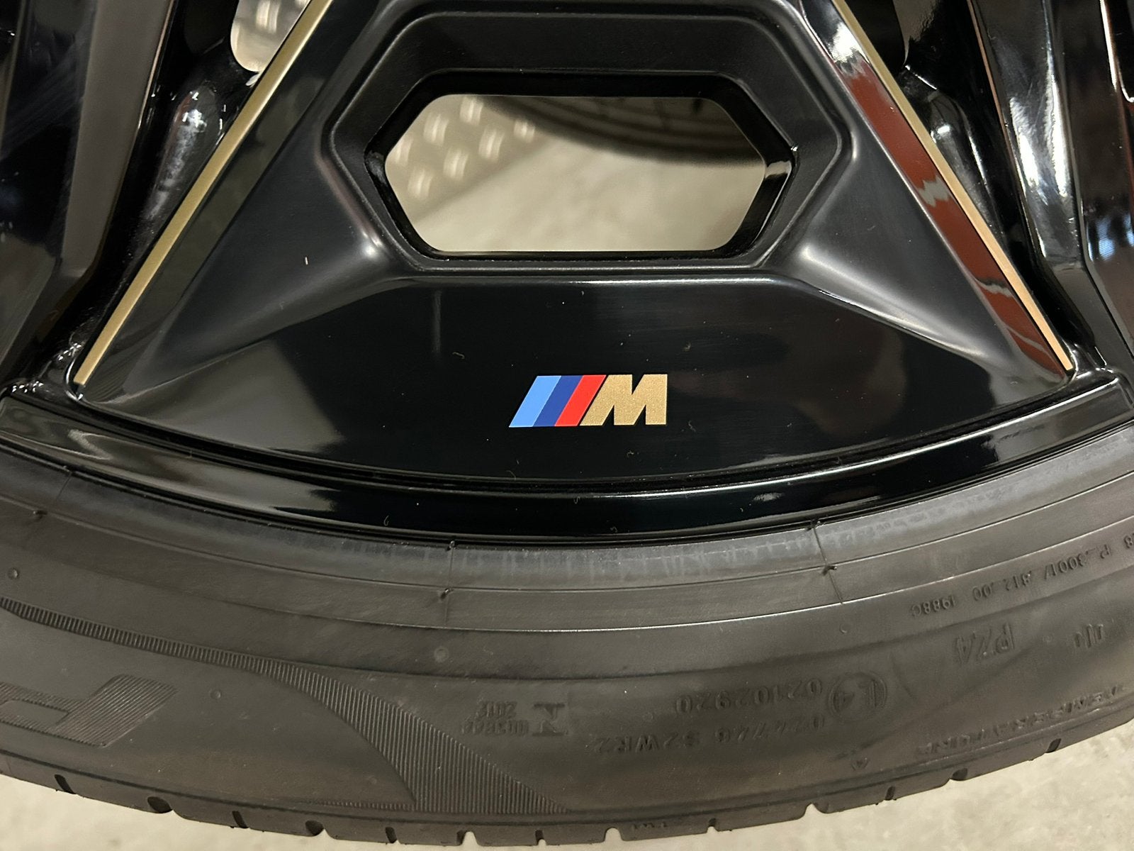 BMW IX i20 1023M 22 inch Pirelli zomer 2022 7mm ZGAN DEMO, Auto-onderdelen, Banden en Velgen, Ophalen, Gebruikt, 285 mm, Banden en Velgen