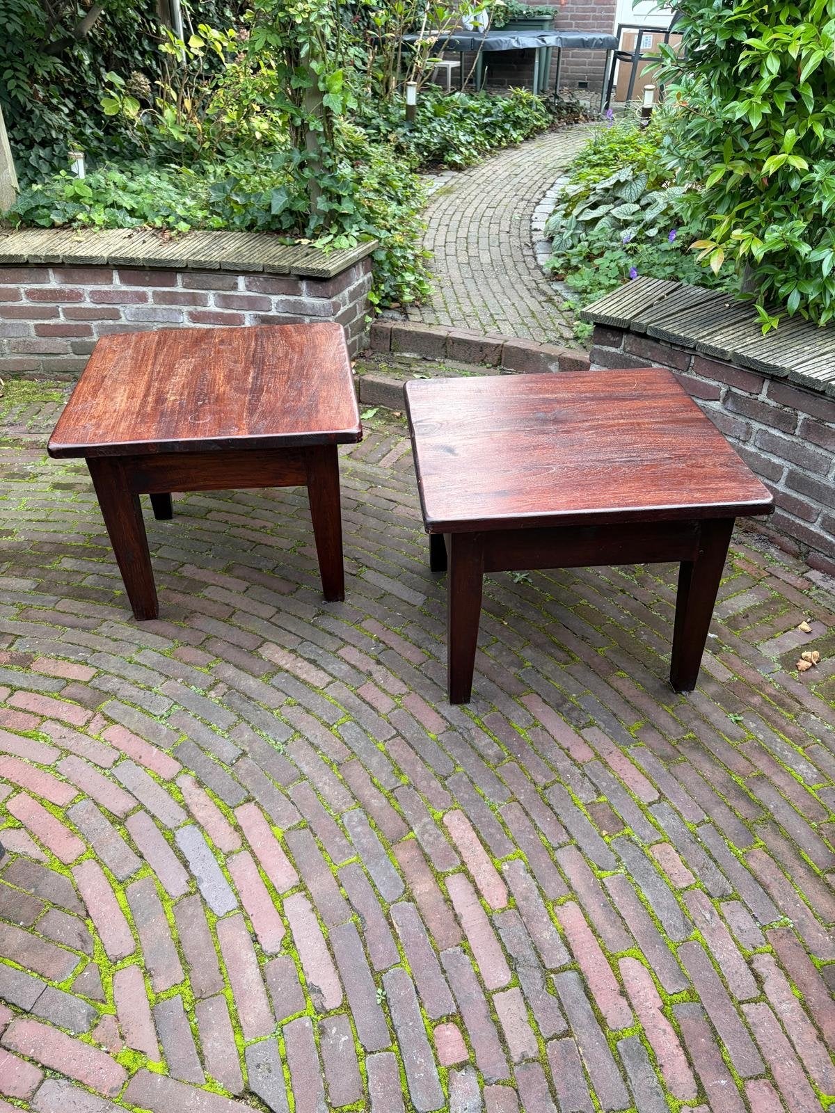 Set van 2 houten bijzettafels - Gebruikt, Ophalen, Minder dan 45 cm, Gebruikt, Vierkant