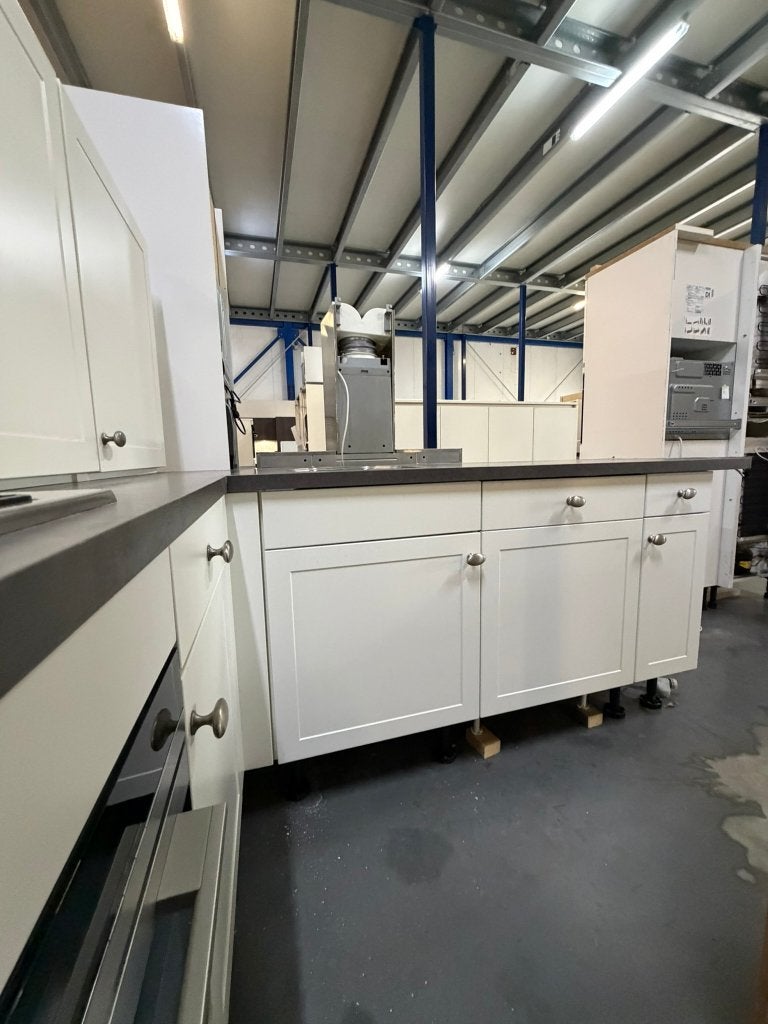 Keuken Compleet met APP 120Keukens op voorraad Nr. 2976, Ophalen, Zo goed als nieuw, Hoekkeuken, Met kookeiland