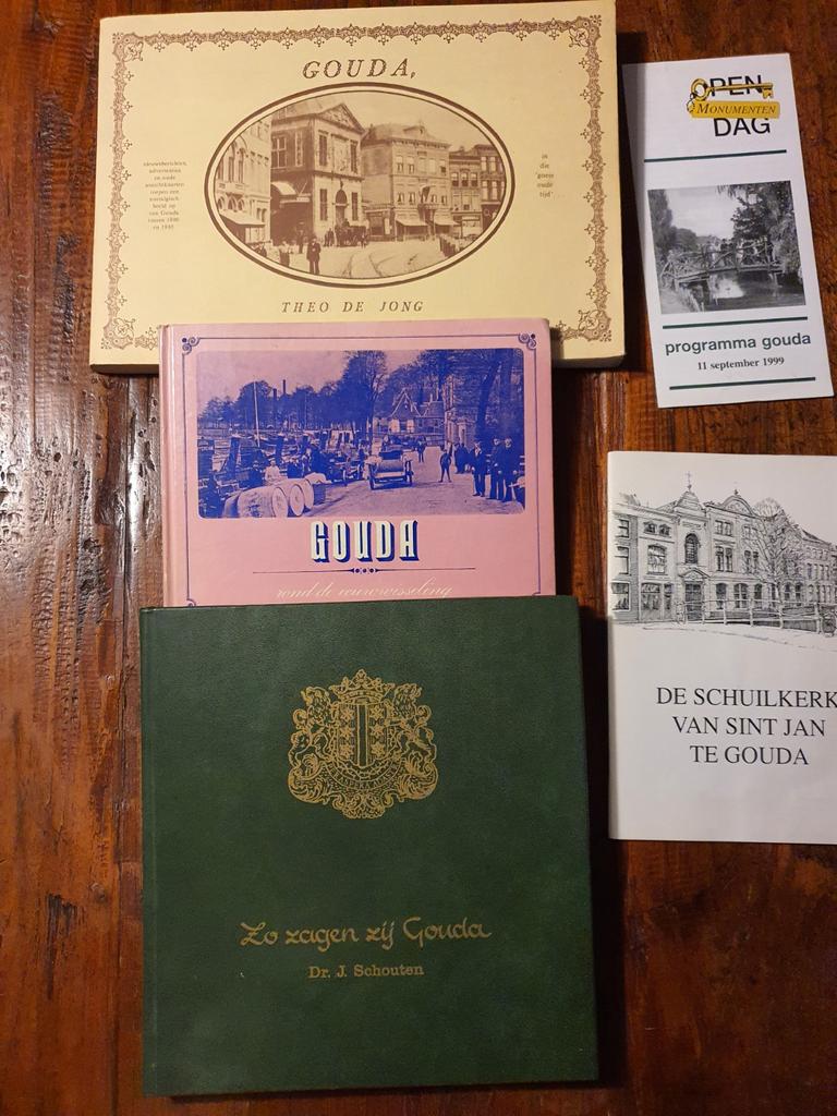 Gouda. Geschiedenis. 3 boeken en 2 folders. Meer Gouda i.o., Boeken, Geschiedenis | Stad en Regio, Ophalen of Verzenden