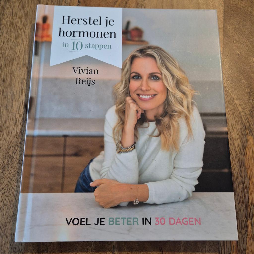 Herstel je hormonen in 10 stappen - Vivian Reijs, Boeken, Ophalen of Verzenden, Zo goed als nieuw, Gezondheid en Conditie, Vivian Reijs