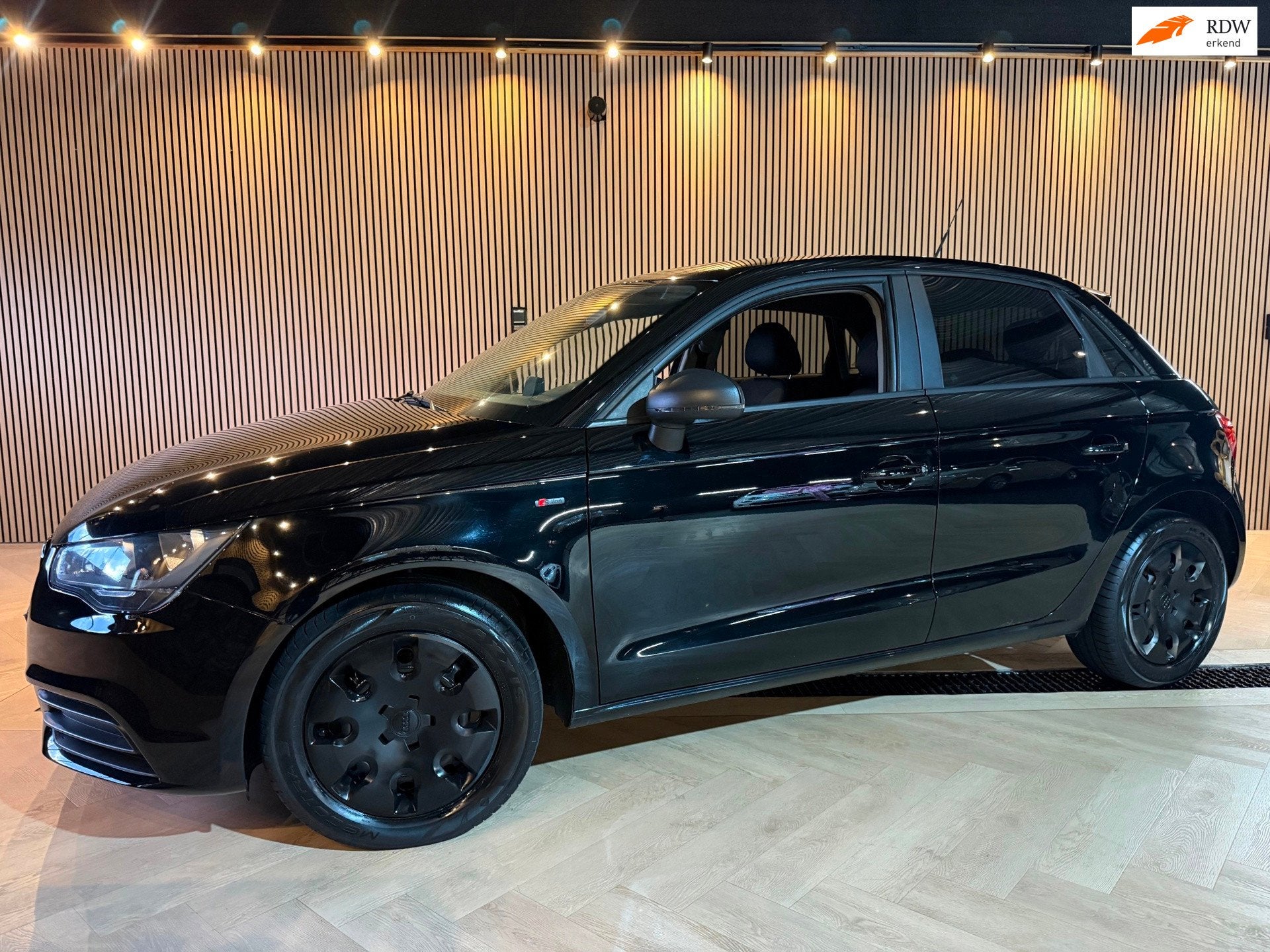 Audi A1 Sportback 1.4 TFSI S-Line | Black on Black |Automaat, Stof, Zwart, 4 cilinders, 4 stoelen