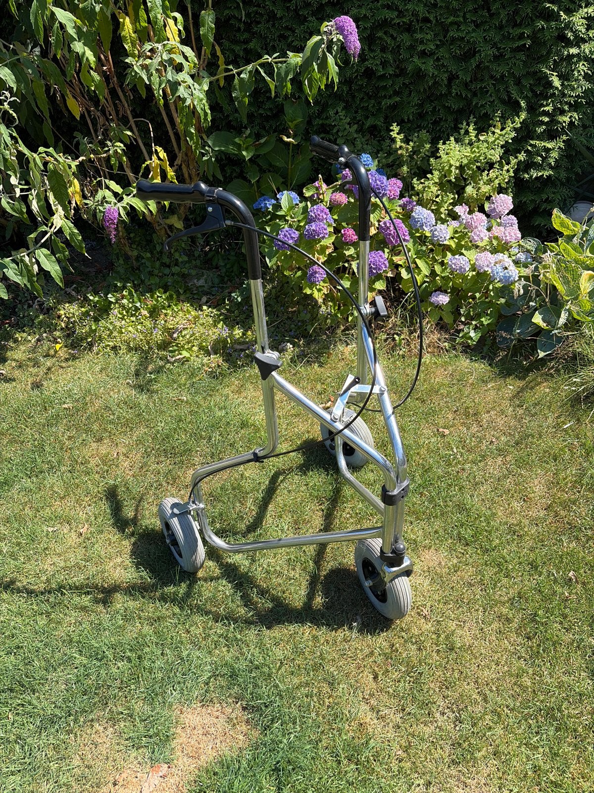 Eenvoudige rollator met (zachte) luchtbanden., Ophalen, Opvouwbaar, Gebruikt