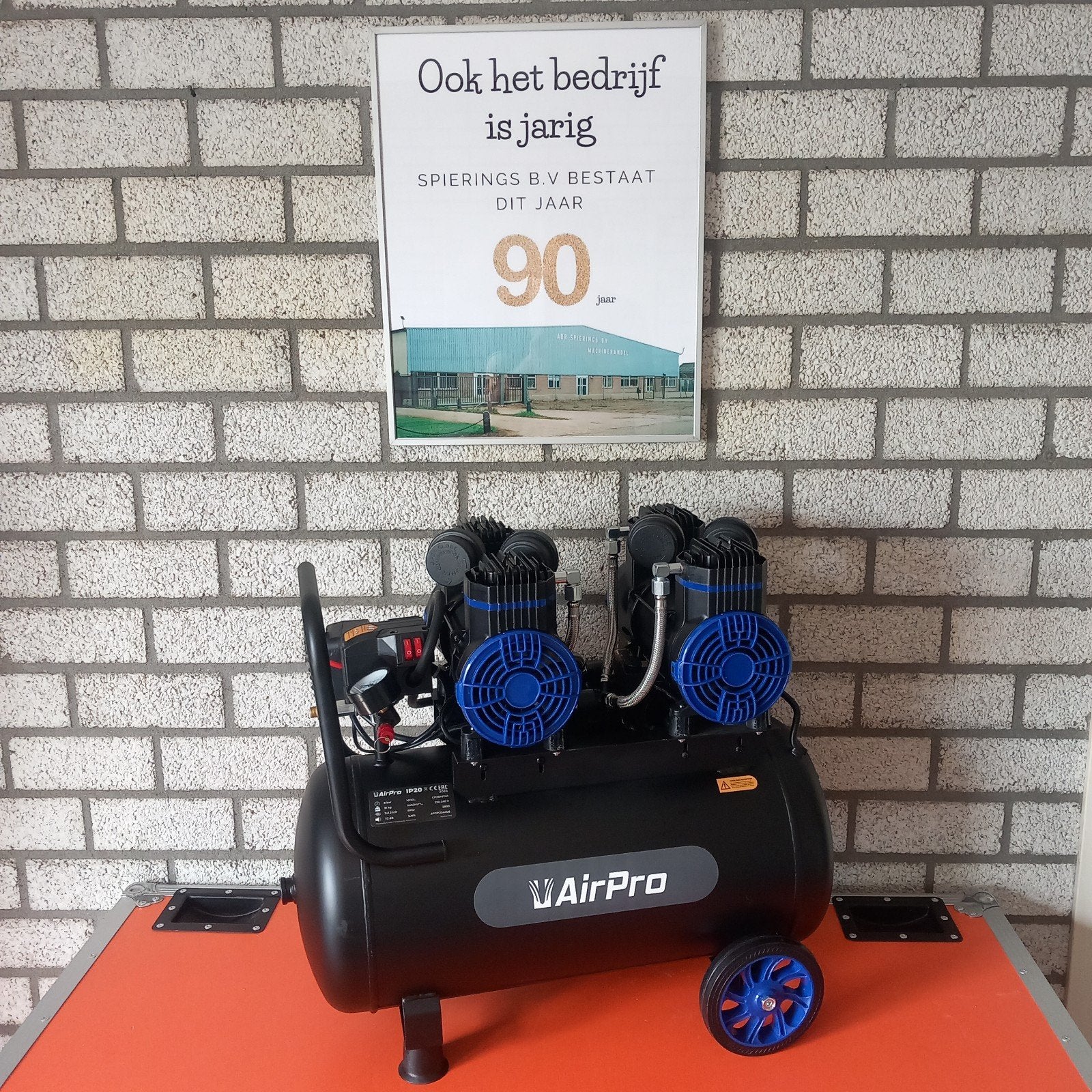 Compressor olievrij 2x1.8pk 40L tank 230V, Ophalen, Nieuw, Olievrij, 200 tot 400 liter/min