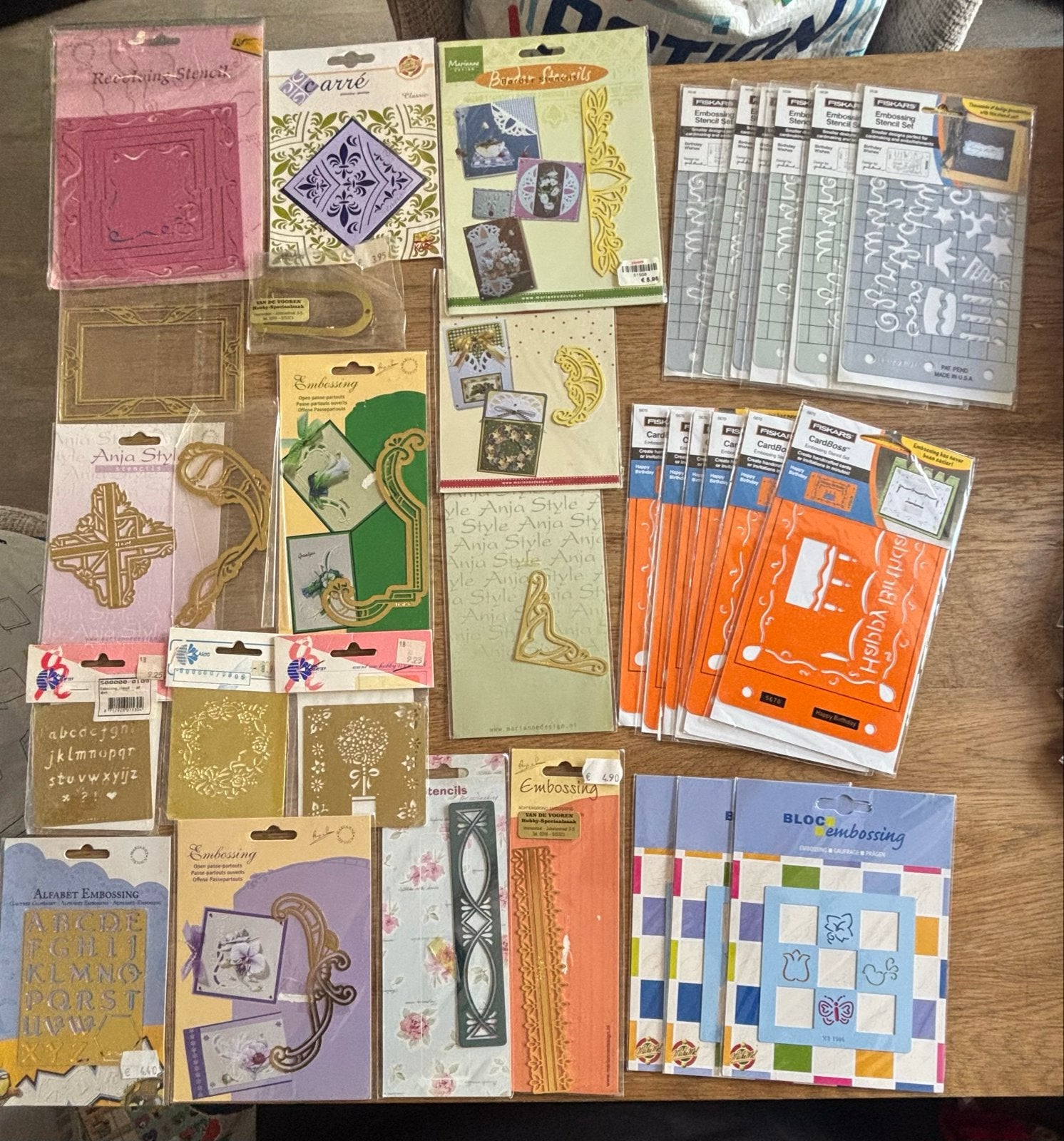 Grote collectie knutselmateriaal: stencils en embossing, Geschikt voor snijden, Gebruikt, Overige thema's, Meerkleurig