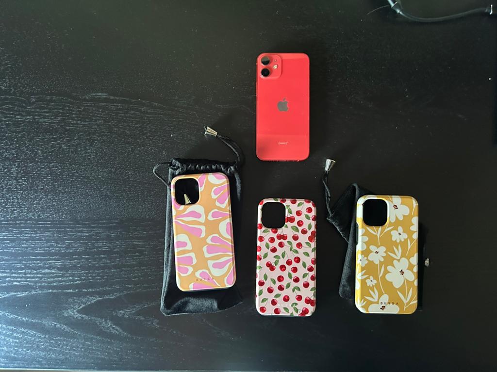 iPhone 12 Mini Rood + 3 BURGA hoesjes + oplader, Ophalen of Verzenden, Zo goed als nieuw, IPhone 12 Mini