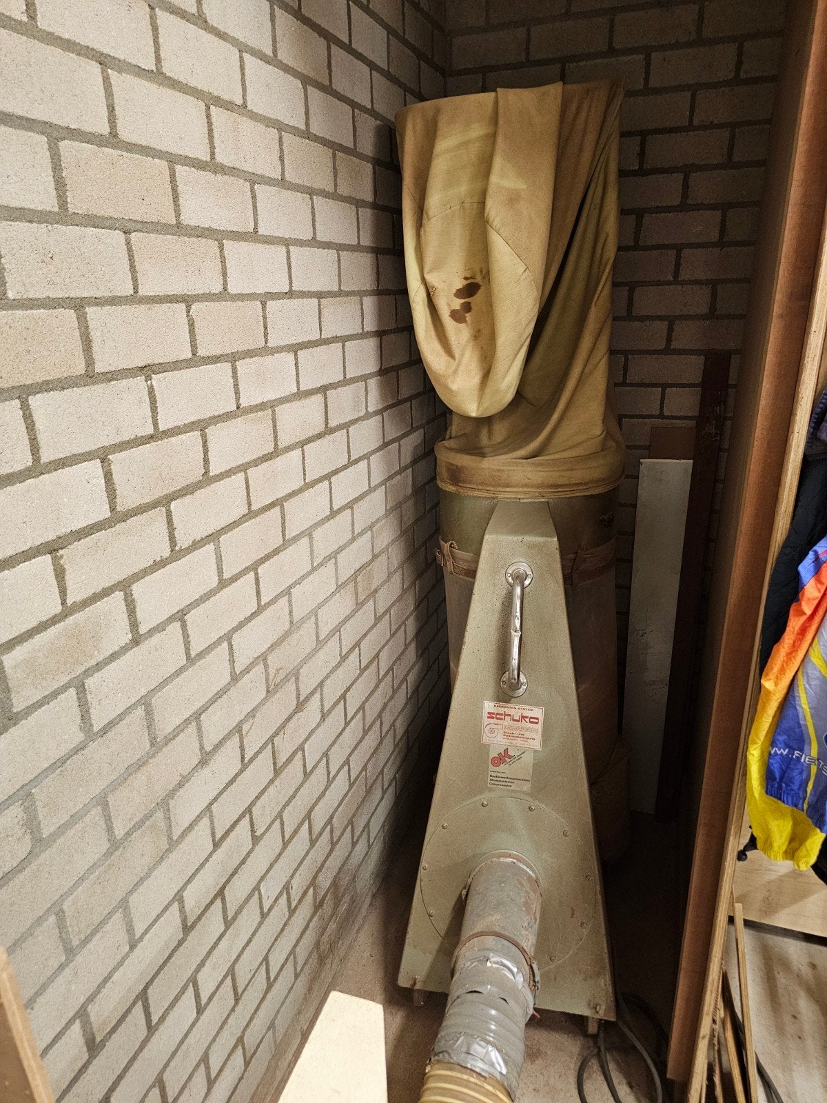 Schuko stof- en spaanafzuiging met Siemens motor, Ophalen