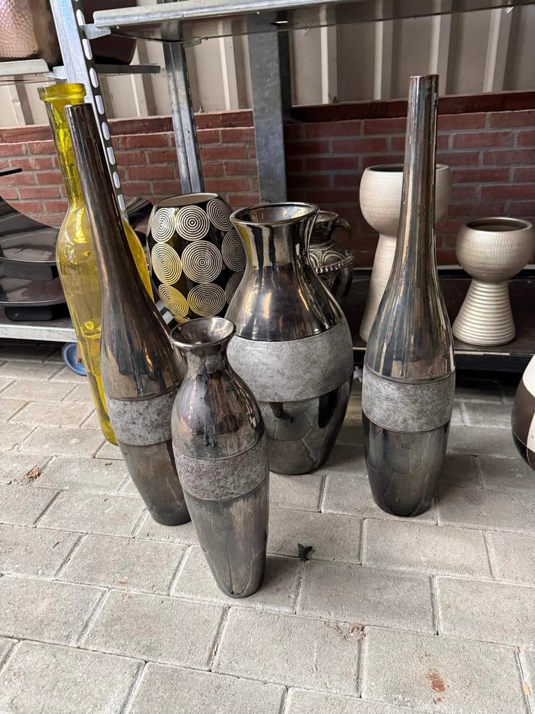 Set van 4 decoratieve vazen in verschillende hoogtes, Ophalen, Gebruikt, Zwart, 50 tot 75 cm