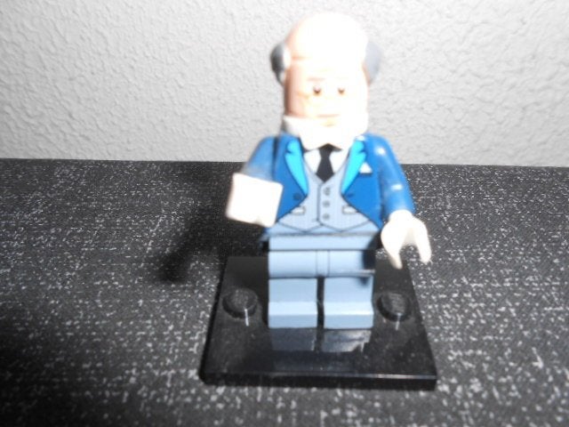LEGO MINIFIGUUR ALFRED PENNYWORTH ., Overige thema's, Lego, Ophalen of Verzenden, Zo goed als nieuw