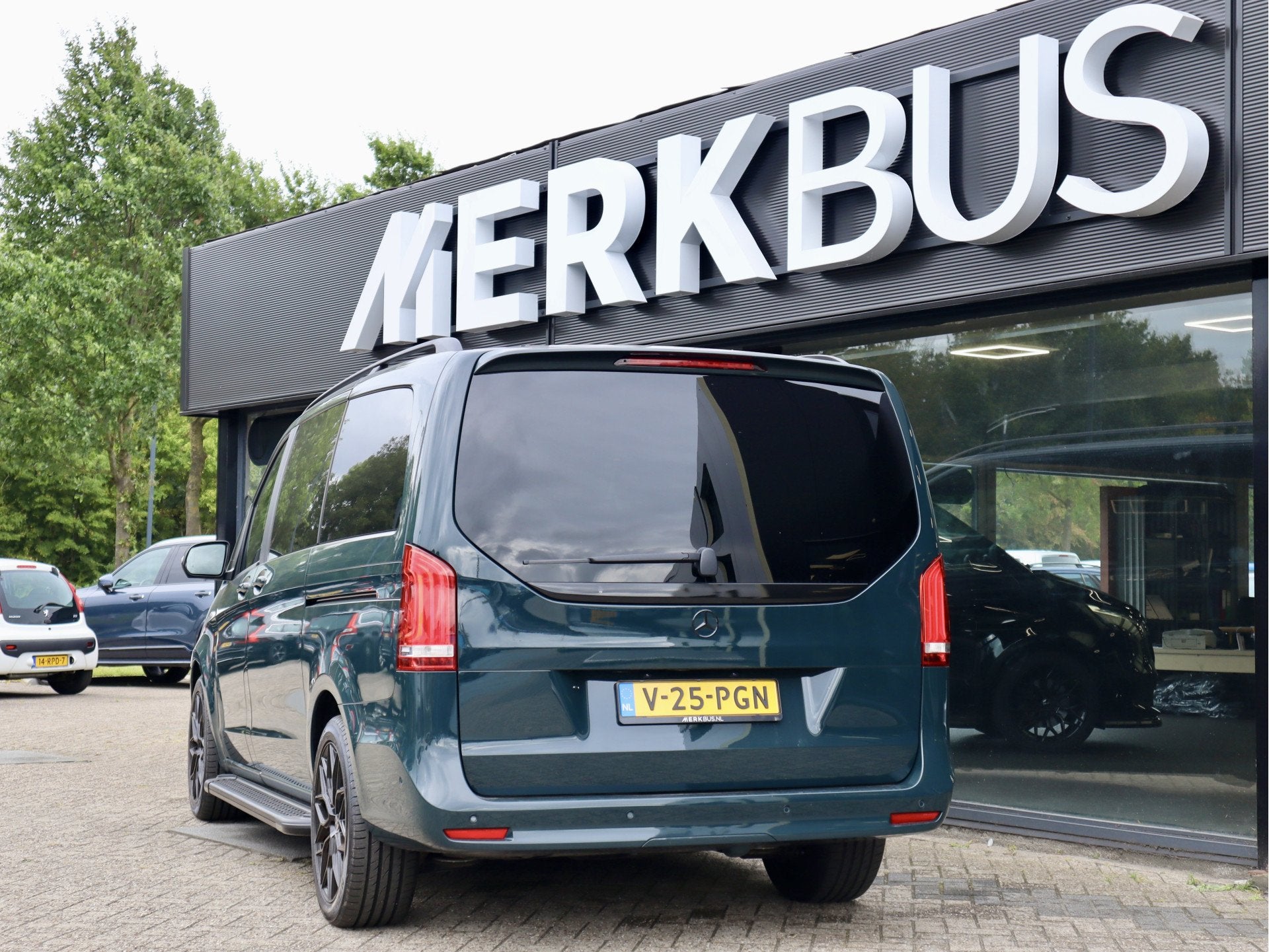Mercedes-Benz V-Klasse 250 LANG LUXE DUBBELE CABINE 4-MATIC, Auto's, Automaat, Parkeersensor, Gebruikt, Bedrijf