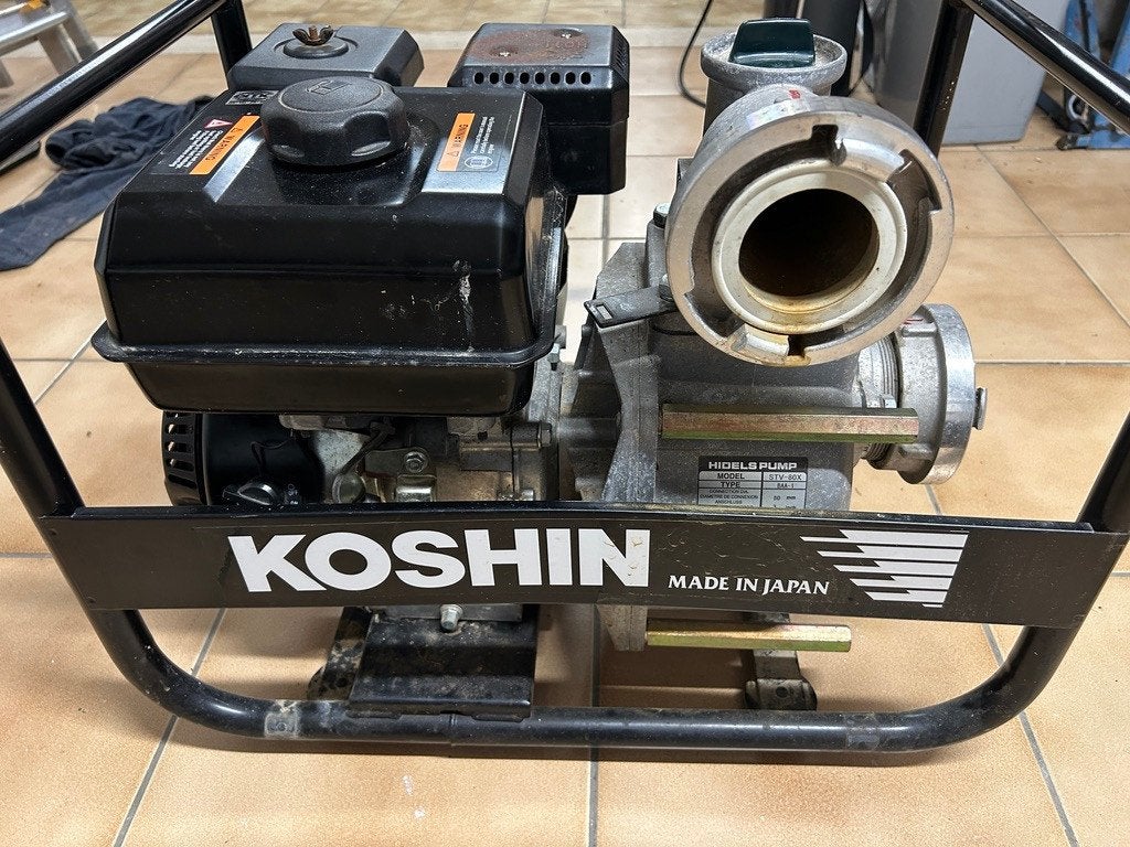 Koshin motor zelfaanzuigende waterpomp, Tuin en Terras, Ophalen, Gebruikt, Handmatig, Beregeningspomp