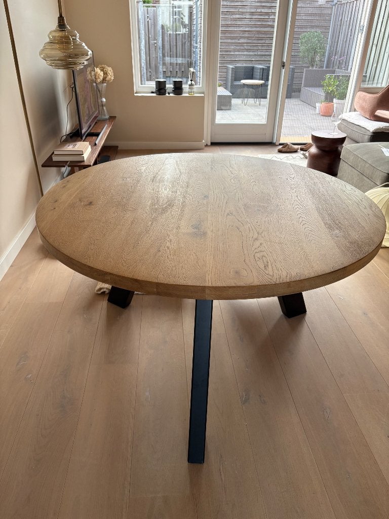 Eiken houten ronde tafel 130 cm, Ophalen, Zo goed als nieuw, Vier personen, 100 tot 150 cm