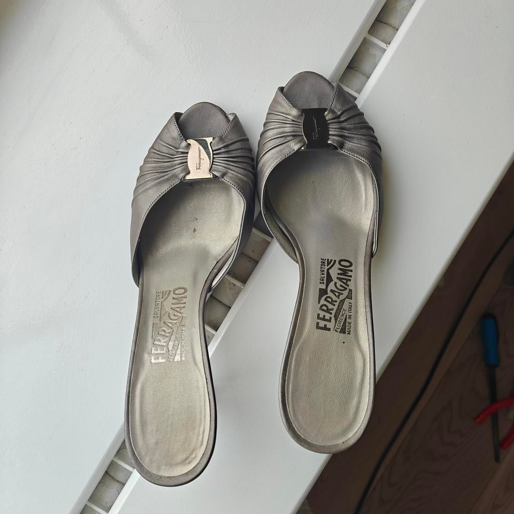 Salvatore Ferragamo Muiltjes - Grijs/Zilver, Salvatore Ferragamo, Zo goed als nieuw, Grijs, Sandalen of Muiltjes