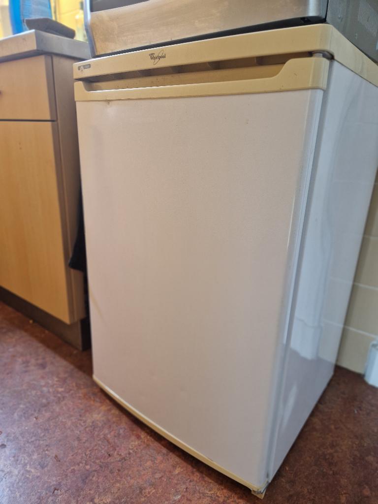 Whirlpool vrijstaande koelkast, Gebruikt, 100 tot 150 liter, Energieklasse A of zuiniger, 45 tot 60 cm