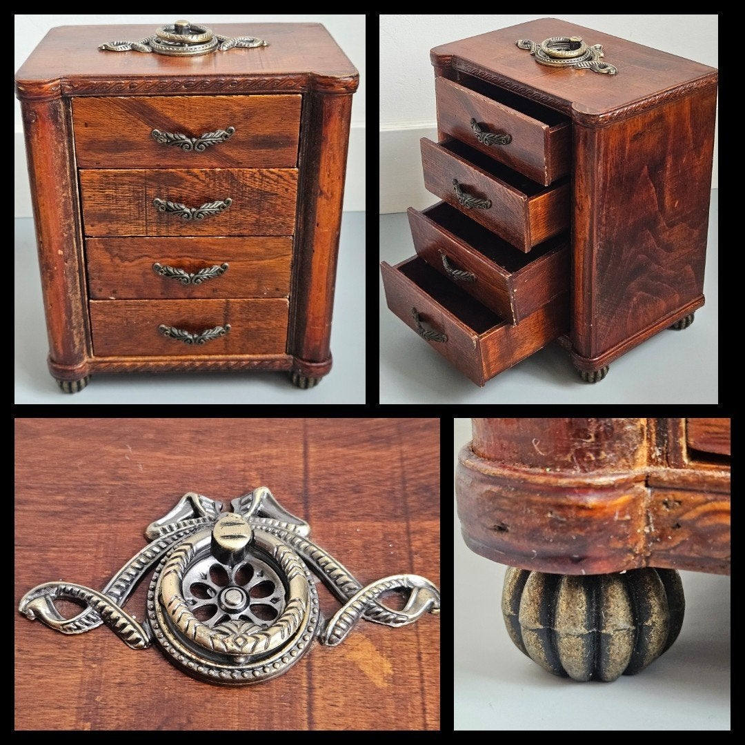 Antiek miniatuur houten ladenkast met vier lades. Werkstuk, Antiek en Kunst, Ophalen of Verzenden