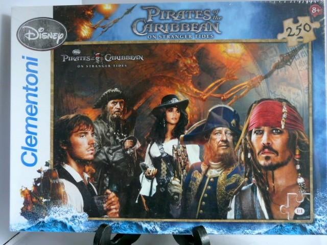Pirates of the Caribbean - on stranger Tides - 250 stukken, Ophalen of Verzenden, Overige figuren, Zo goed als nieuw, Overige typen