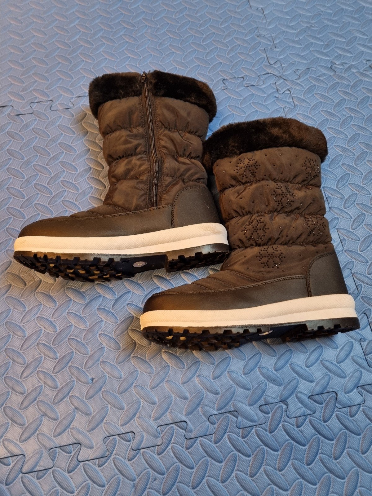 Warme zwarte snowboots met bontrand en glitterdetails mt 39, Zwart, Snowboots, Ophalen of Verzenden, Scapino